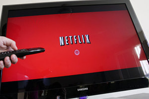 How to Stream Netflix from a Laptop to Your TV